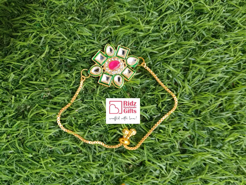 Diamond Shaped Kundan Adjustable Chain Bracelet