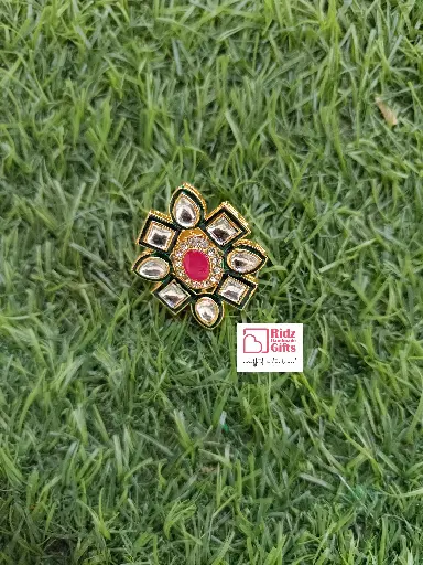 Diamond Shaped Kundan Adjustable Ring 