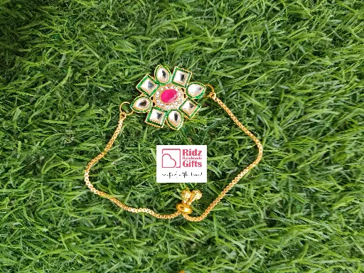 Diamond Shaped Kundan Adjustable Chain Bracelet